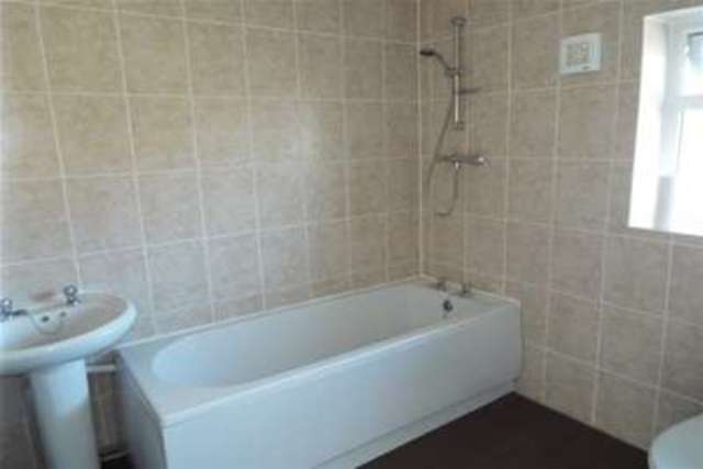  Image of 3 bedroom Detached house to rent in Marshall Road Woolston Warrington WA1 at Warrington, WA1 4BS