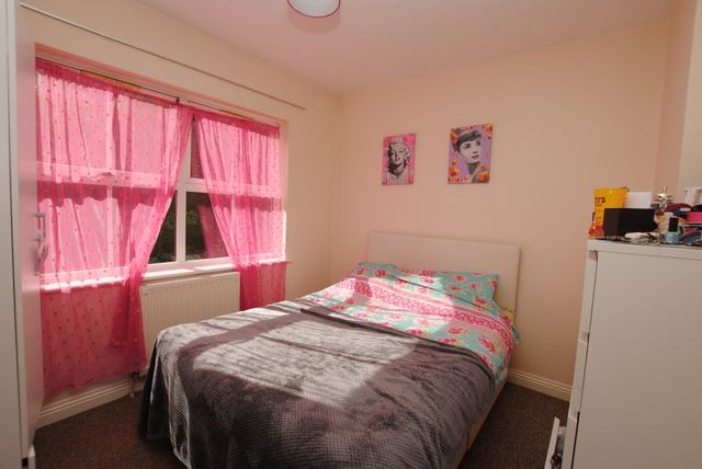  Image of 2 bedroom Flat for sale in Middle Road Southampton SO19 at Middle Road  Southampton, SO19 8BP
