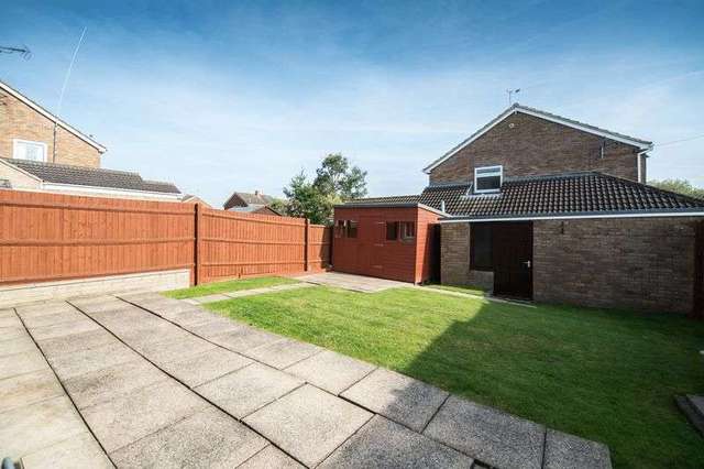  Image of 3 bedroom Semi-Detached house for sale in Midhurst Close Aylesbury HP21 at Midhurst Close  Aylesbury, HP21 9TZ
