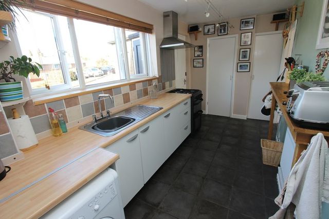  Image of 3 bedroom Terraced house for sale in Windbury Road Southampton SO16 at Windbury Road Millbrook Southampton, SO16 9NP