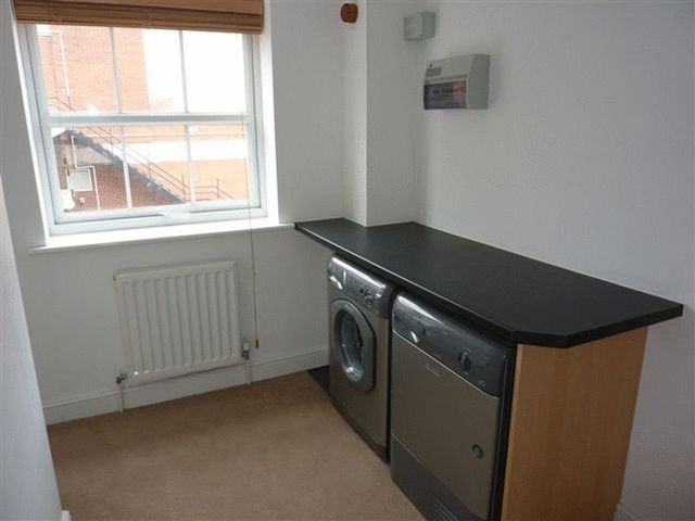  Image of 2 bedroom Flat to rent in Millstream Square Sleaford NG34 at Millstream Square  Sleaford, NG34 7ZL