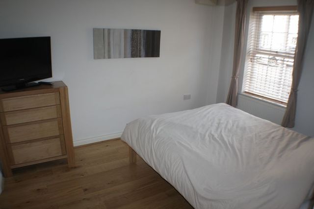  Image of 4 bedroom Semi-Detached house for sale in Mimosa Drive Shinfield Reading RG2 at Mimosa Drive Shinfield Reading, RG2 9AQ