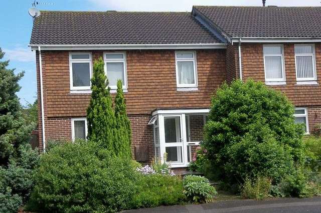  Image of 4 bedroom Detached house to rent in Moggs Mead Petersfield GU31 at Moggs Mead  Petersfield, GU31 4NX