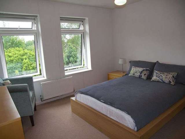  Image of 4 bedroom Detached house to rent in Moggs Mead Petersfield GU31 at Moggs Mead  Petersfield, GU31 4NX