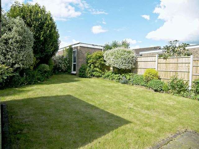  Image of 4 bedroom Detached house to rent in Moggs Mead Petersfield GU31 at Moggs Mead  Petersfield, GU31 4NX