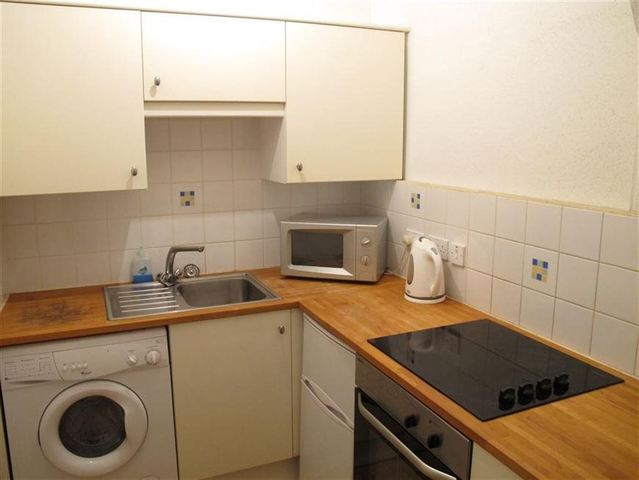  Image of 2 bedroom Flat to rent in Montgomery Street Hillside Edinburgh EH7 at Calton Hill Edinburgh Edinburgh, EH7 5EX