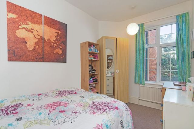  Image of 3 bedroom Property for sale in Finchley Road London NW2 at Church Walk  London, NW2 2TP