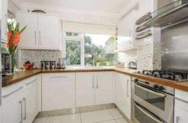  Image of 3 bedroom Town House for sale in Mount Echo Avenue London E4 at North Chingford London Chingford, E4 7JX
