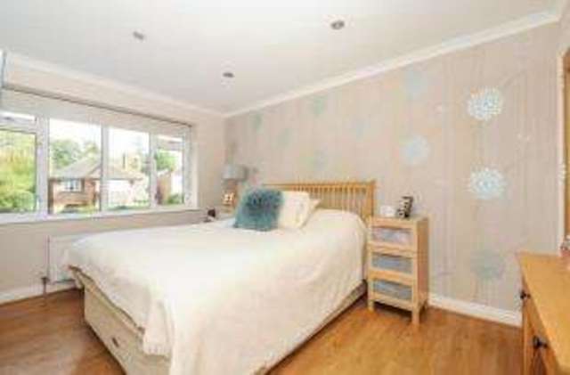  Image of 3 bedroom Town House for sale in Mount Echo Avenue London E4 at North Chingford London Chingford, E4 7JX