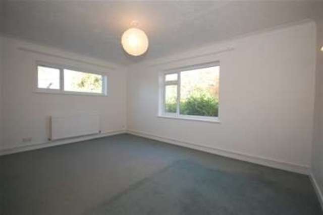  Image of 1 bedroom Flat to rent in Mount Heath North Row Uckfield TN22 at Uckfield, TN22 1ET