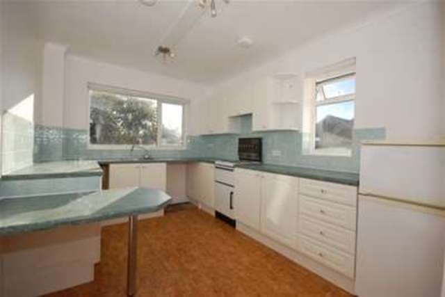  Image of 1 bedroom Flat to rent in Mount Heath North Row Uckfield TN22 at Uckfield, TN22 1ET