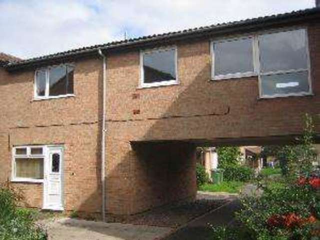  Image of 2 bedroom Property to rent in Moxhull Gardens Willenhall WV12 at Moxhull Gardens  Willenhall, WV12 5XX