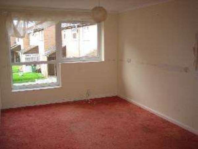  Image of 2 bedroom Property to rent in Moxhull Gardens Willenhall WV12 at Moxhull Gardens  Willenhall, WV12 5XX