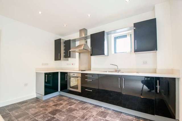  Image of 2 bedroom Flat to rent in New Rowley Road Dudley DY2 at Dudley Netherton, DY2 8AN