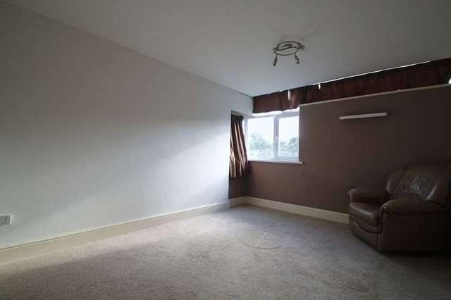  Image of 2 bedroom Flat for sale in The Lindens Newbridge Crescent Wolverhampton WV6 at Newbridge Crescent  Wolverhampton, WV6 0LS