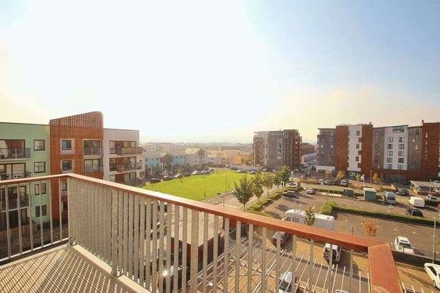  Image of 1 bedroom Flat to rent in Newfoundland Way Portishead Bristol BS20 at Newfoundland Way  Portishead, BS20 7QH