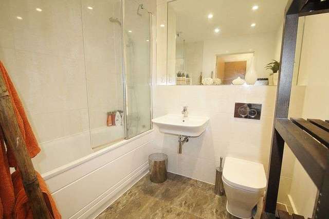  Image of 1 bedroom Flat to rent in Newfoundland Way Portishead Bristol BS20 at Newfoundland Way  Portishead, BS20 7QH