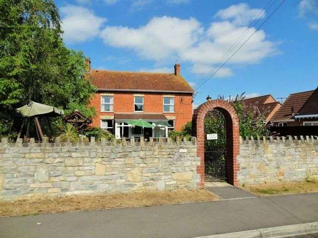  Image of 4 bedroom Detached house for sale in North Lane Othery Bridgwater TA7 at North Lane Othery Bridgwater, TA7 0QG