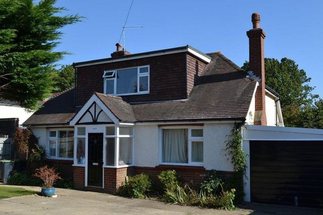 Image of 3 bedroom Detached house for sale in Shipbourne Road Tonbridge TN10 at Shipbourne Road  Tonbridge, TN10 3EU