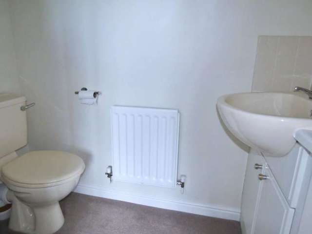  Image of 2 bedroom Property to rent in Oakham Mews Leeds LS9 at Leeds LS9 Leeds, LS9 9AN