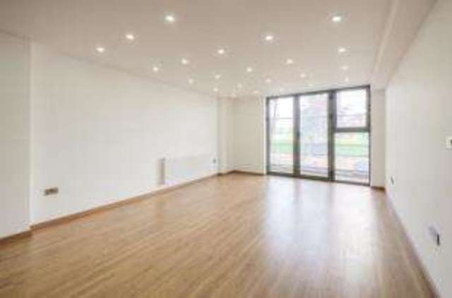  Image of 2 bedroom Flat for sale in Bushmead Avenue Bedford MK40 at 2B Bushmead Avenue Bedford Bedford, MK40 3QL