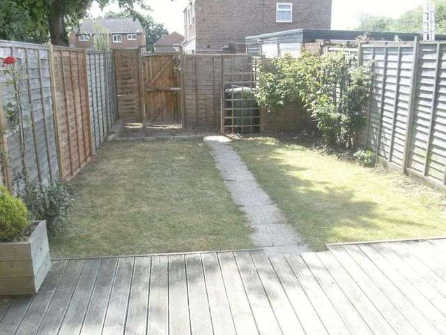  Image of 3 bedroom Terraced house to rent in Oldbury Close Redditch B98 at Oldbury Close  Redditch, B98 8RE