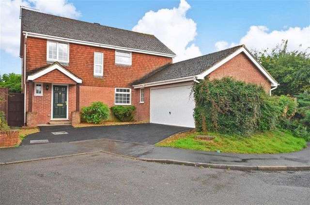  Image of 4 bedroom Detached house for sale in Ostlers View Billingshurst RH14 at Ostlers View  Billingshurst, RH14 9LU