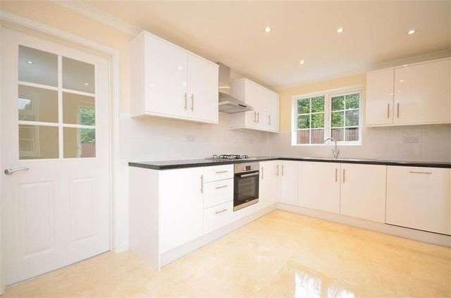  Image of 4 bedroom Detached house for sale in Ostlers View Billingshurst RH14 at Ostlers View  Billingshurst, RH14 9LU