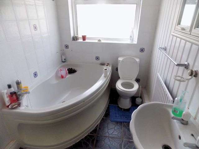  Image of 1 bedroom Property to rent in Otterfield Road West Drayton UB7 at Otterfield Road  West Drayton, UB7 8PE
