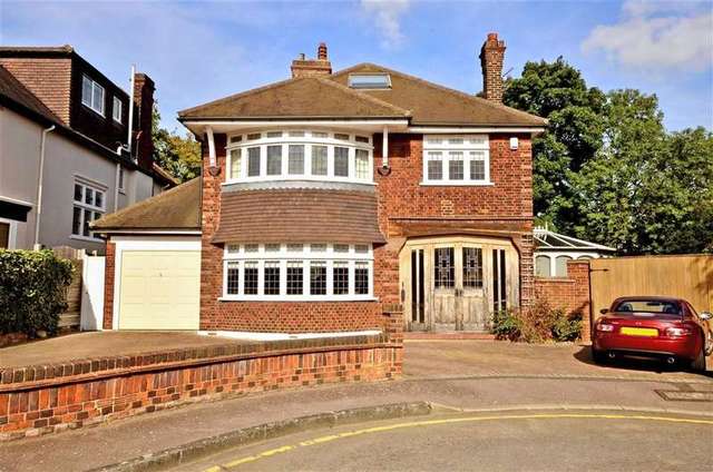 Image of 6 bedroom Detached house for sale in Park Avenue Woodford Green IG8 at Woodford Green Essex Woodford Green, IG8 0EU