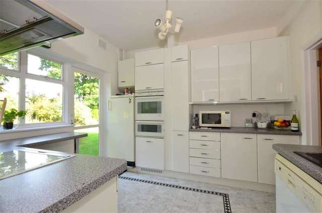  Image of 6 bedroom Detached house for sale in Park Avenue Woodford Green IG8 at Woodford Green Essex Woodford Green, IG8 0EU