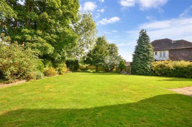  Image of 6 bedroom Detached house for sale in Park Avenue Woodford Green IG8 at Woodford Green Essex Woodford Green, IG8 0EU