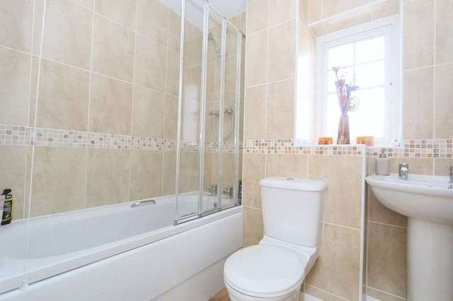  Image of 2 bedroom Terraced house for sale in Pasture View Kingswood Hull HU7 at Pasture View Kingswood Hull, HU7 3AH