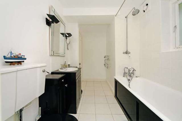  Image of 1 bedroom Ground Flat to rent in Pembridge Villas London W11 at Pembridge Villas  London, W11 3ET