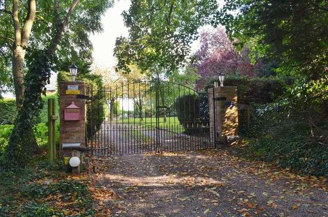  Image of 4 bedroom Detached house for sale in Everstone Farm Barns Peterstow Ross-on-Wye HR9 at Peterstow Ross-On-Wye, HR9 6LL
