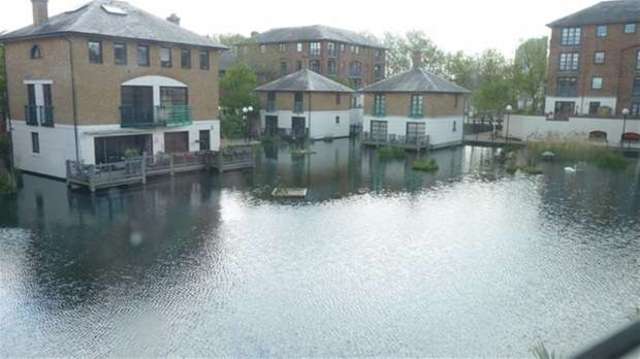  Image of 2 bedroom Flat to rent in Plover Way London SE16 at Surrey Quays, SE16 7TS