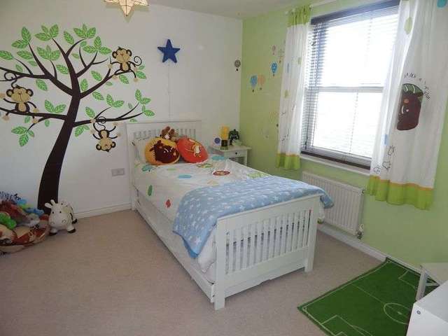  Image of 5 bedroom Detached house for sale in Poseidon Close Swindon SN25 at Poseidon Close Oakhurst Swindon, SN25 2LY