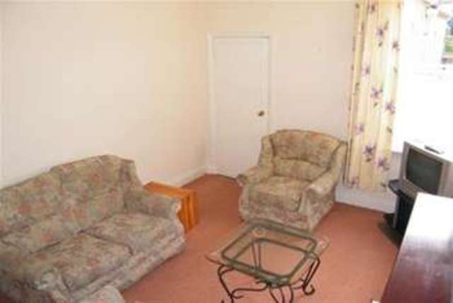 Image of 2 bedroom Detached house to rent in Princes Road Penkhull Stoke-on-Trent ST4 at Stoke-on-Trent, ST4 7JS
