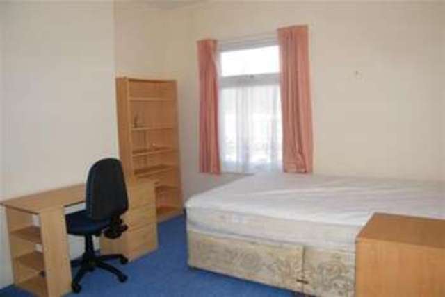  Image of 2 bedroom Detached house to rent in Princes Road Penkhull Stoke-on-Trent ST4 at Stoke-on-Trent, ST4 7JS