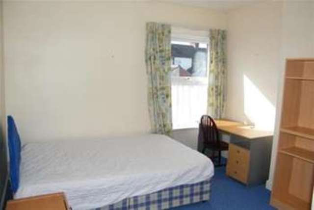  Image of 2 bedroom Detached house to rent in Princes Road Penkhull Stoke-on-Trent ST4 at Stoke-on-Trent, ST4 7JS