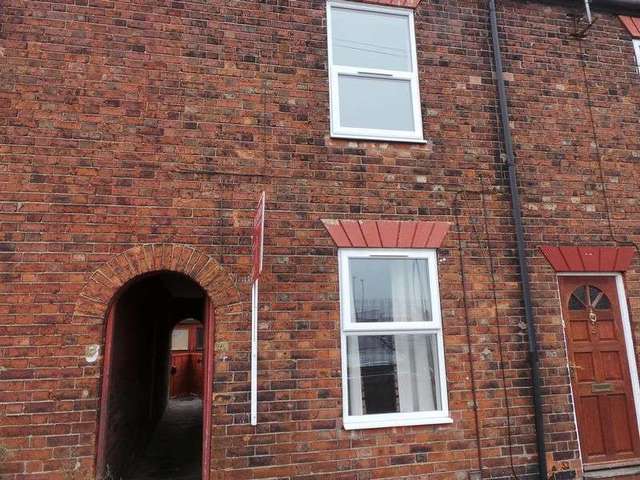 Image of 2 bedroom Terraced house to rent in Queen Street Grantham NG31 at Queen Street  Grantham, NG31 6BS