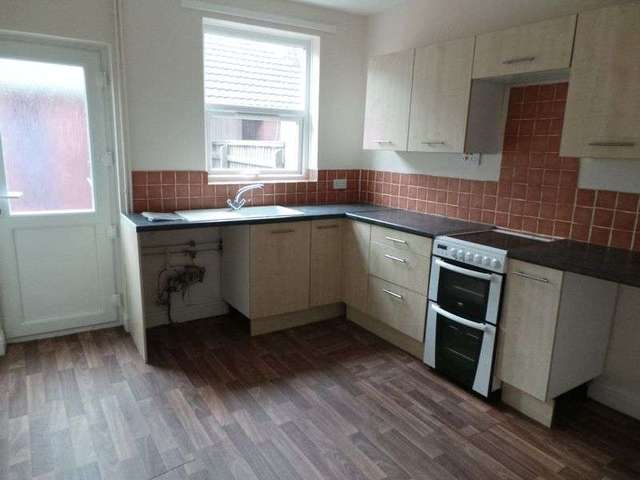  Image of 2 bedroom Terraced house to rent in Queen Street Grantham NG31 at Queen Street  Grantham, NG31 6BS