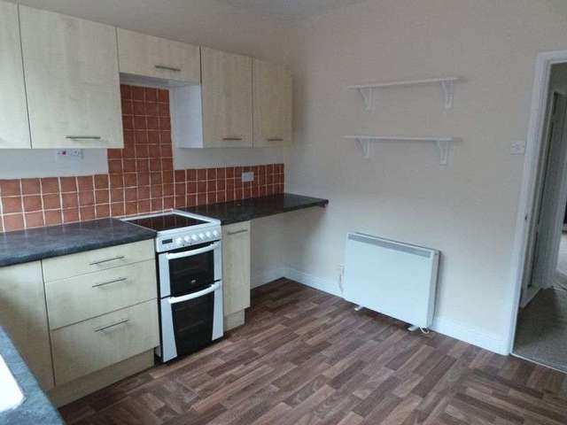  Image of 2 bedroom Terraced house to rent in Queen Street Grantham NG31 at Queen Street  Grantham, NG31 6BS