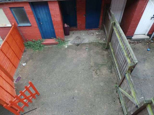  Image of 2 bedroom Terraced house to rent in Queen Street Grantham NG31 at Queen Street  Grantham, NG31 6BS