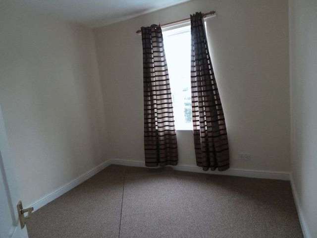  Image of 2 bedroom Terraced house to rent in Queen Street Grantham NG31 at Queen Street  Grantham, NG31 6BS