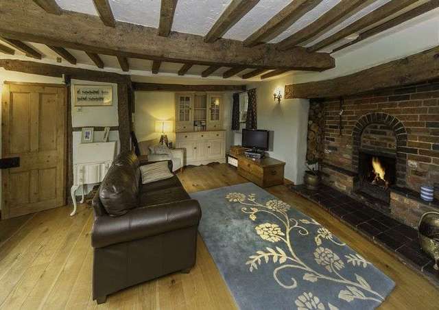  Image of 5 bedroom Detached house to rent in Radford Lane Wolverhampton WV3 at Radford Lane  Wolverhampton, WV3 8JT