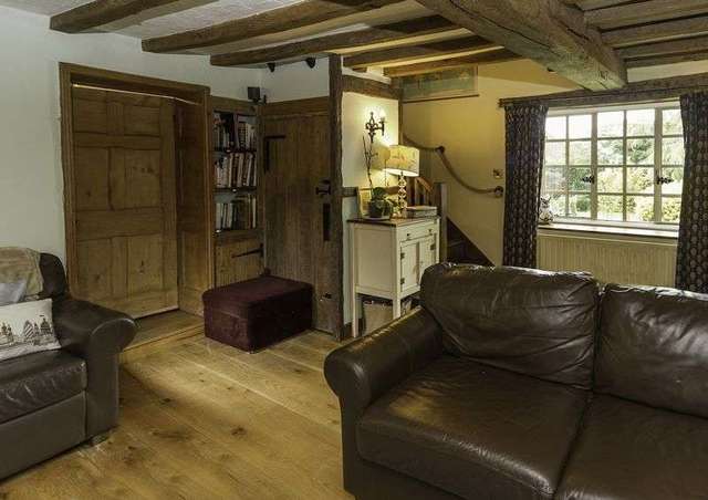  Image of 5 bedroom Detached house to rent in Radford Lane Wolverhampton WV3 at Radford Lane  Wolverhampton, WV3 8JT
