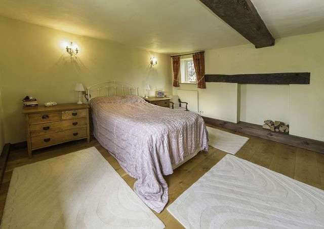  Image of 5 bedroom Detached house to rent in Radford Lane Wolverhampton WV3 at Radford Lane  Wolverhampton, WV3 8JT