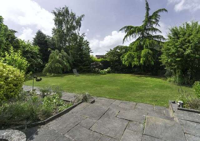  Image of 5 bedroom Detached house to rent in Radford Lane Wolverhampton WV3 at Radford Lane  Wolverhampton, WV3 8JT