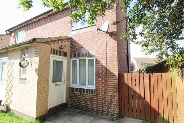  Image of 2 bedroom Semi-Detached house to rent in Rainswood Close Kingswood Hull HU7 at Rainswood Close Kingswood Hull, HU7 3EW